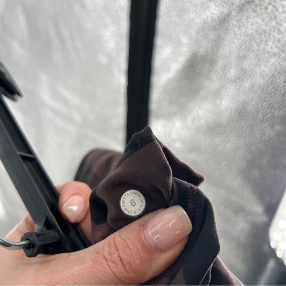 LULULEMON invigorate high rise tight camo brown size 6 - Picture 8 of 8